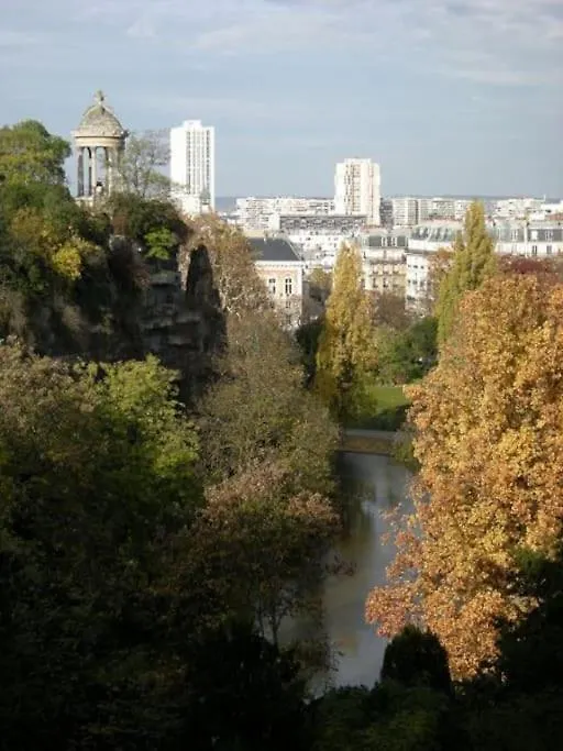 2 Bedroom With Balcony / Park Buttes Chaumont /jourdain Apartment Paris