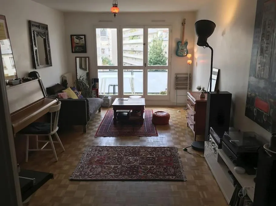 Apartamento 2 Bedroom With Balcony / Park Buttes Chaumont /jourdain *